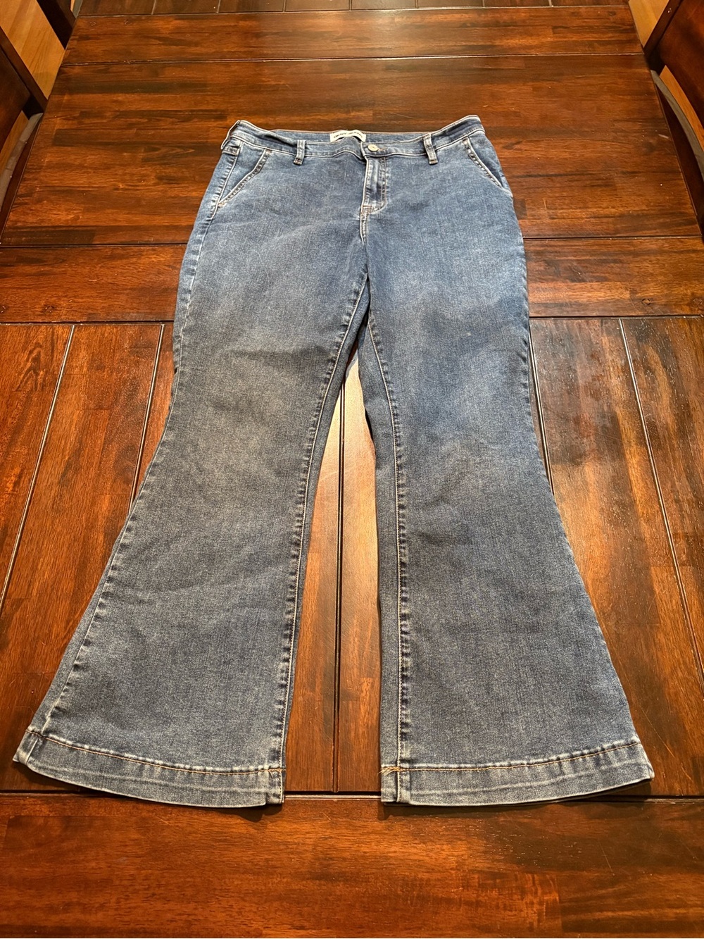 DKNY Women's Size 12/30 Blue Denim Flare Jeans